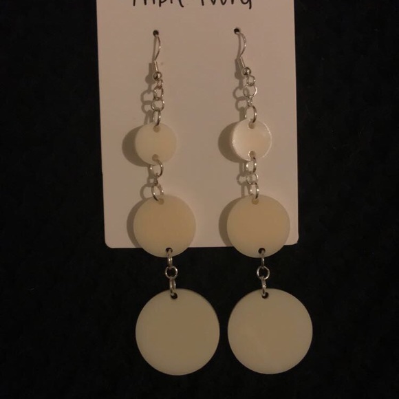 Earrings - Picture 1 of 1